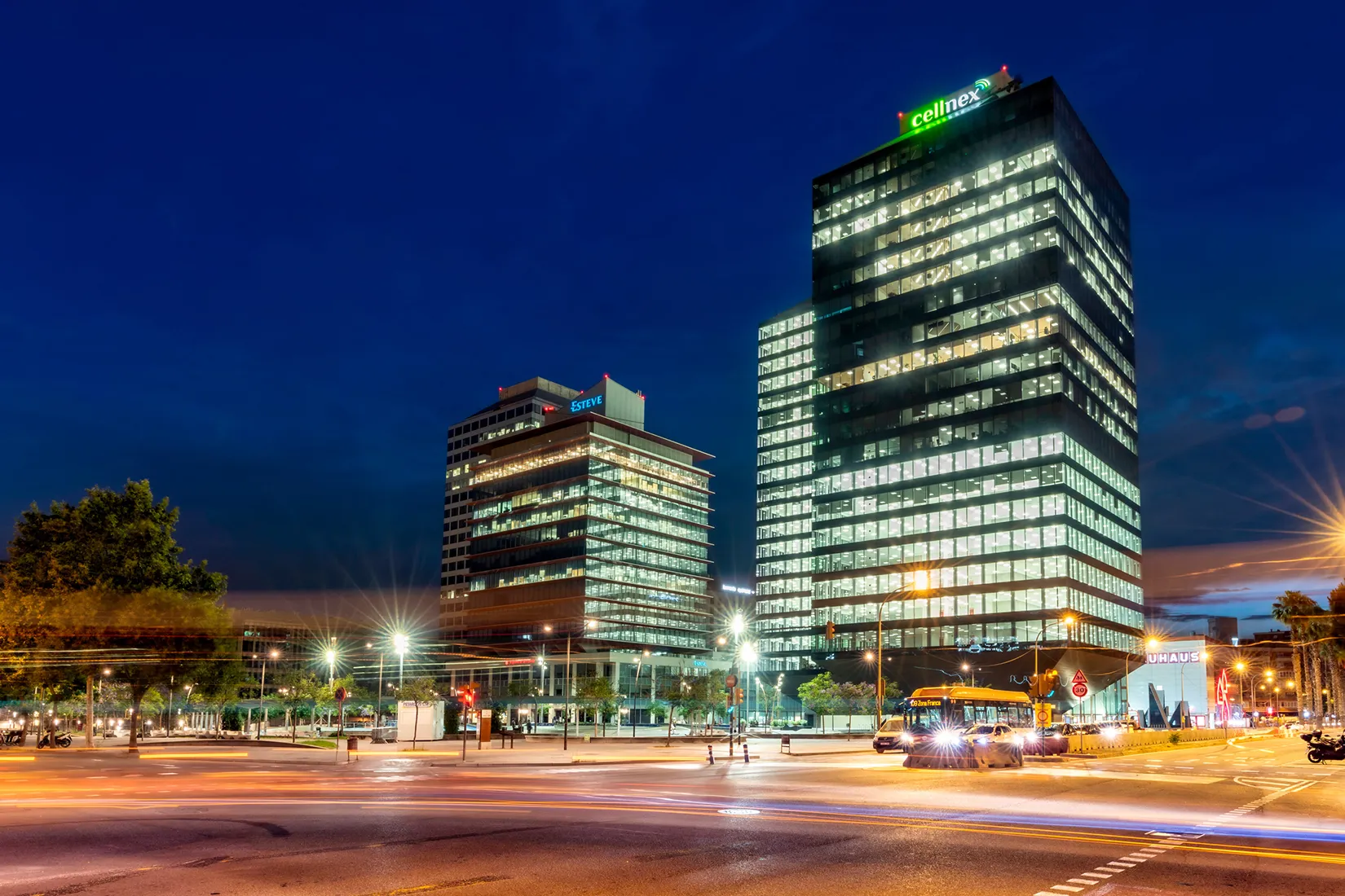 Porta Firal. complejo de oficinas. TDA Arquitectura y Urbanismo.