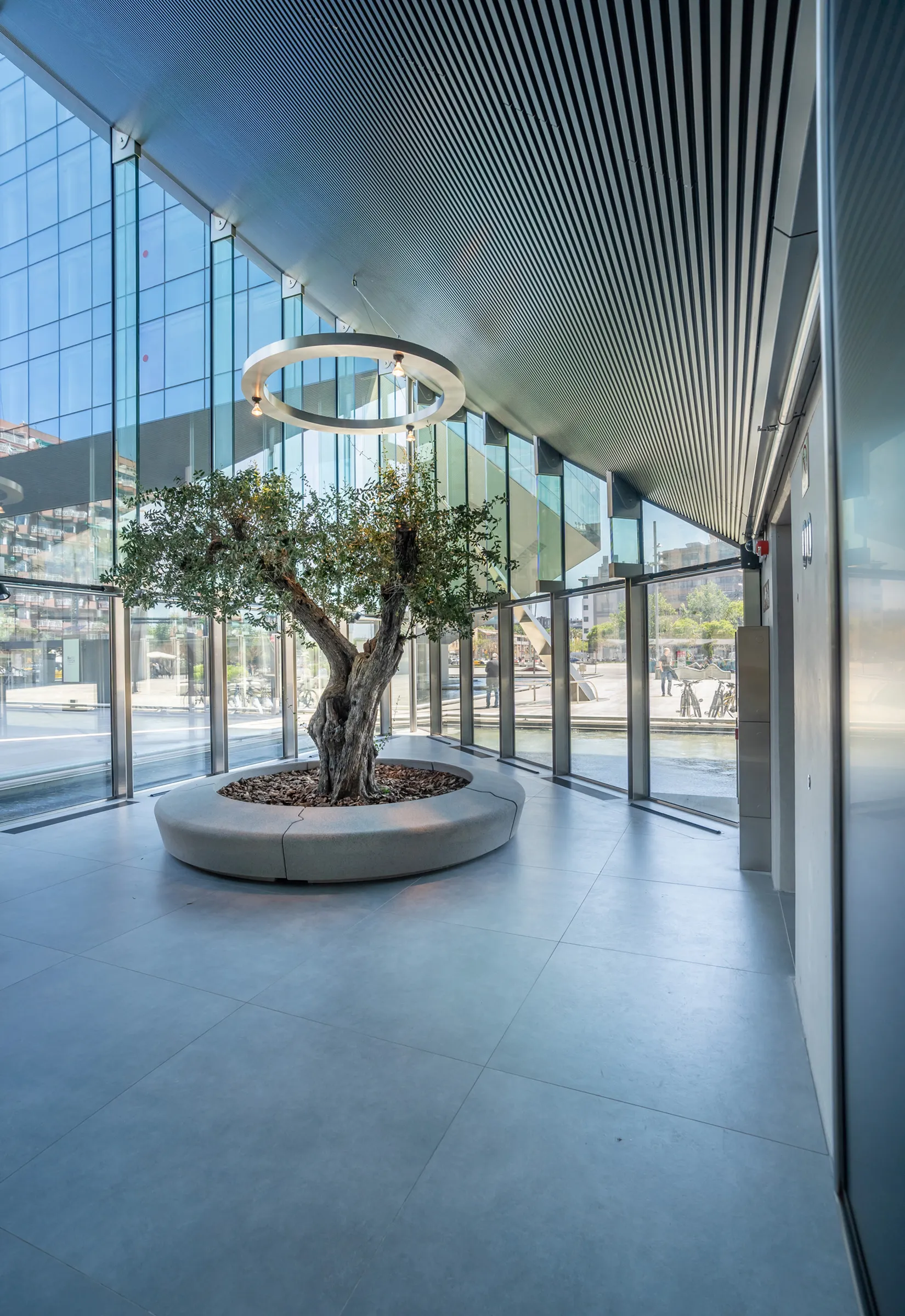 Porta Firal. complejo de oficinas. TDA Arquitectura y Urbanismo.