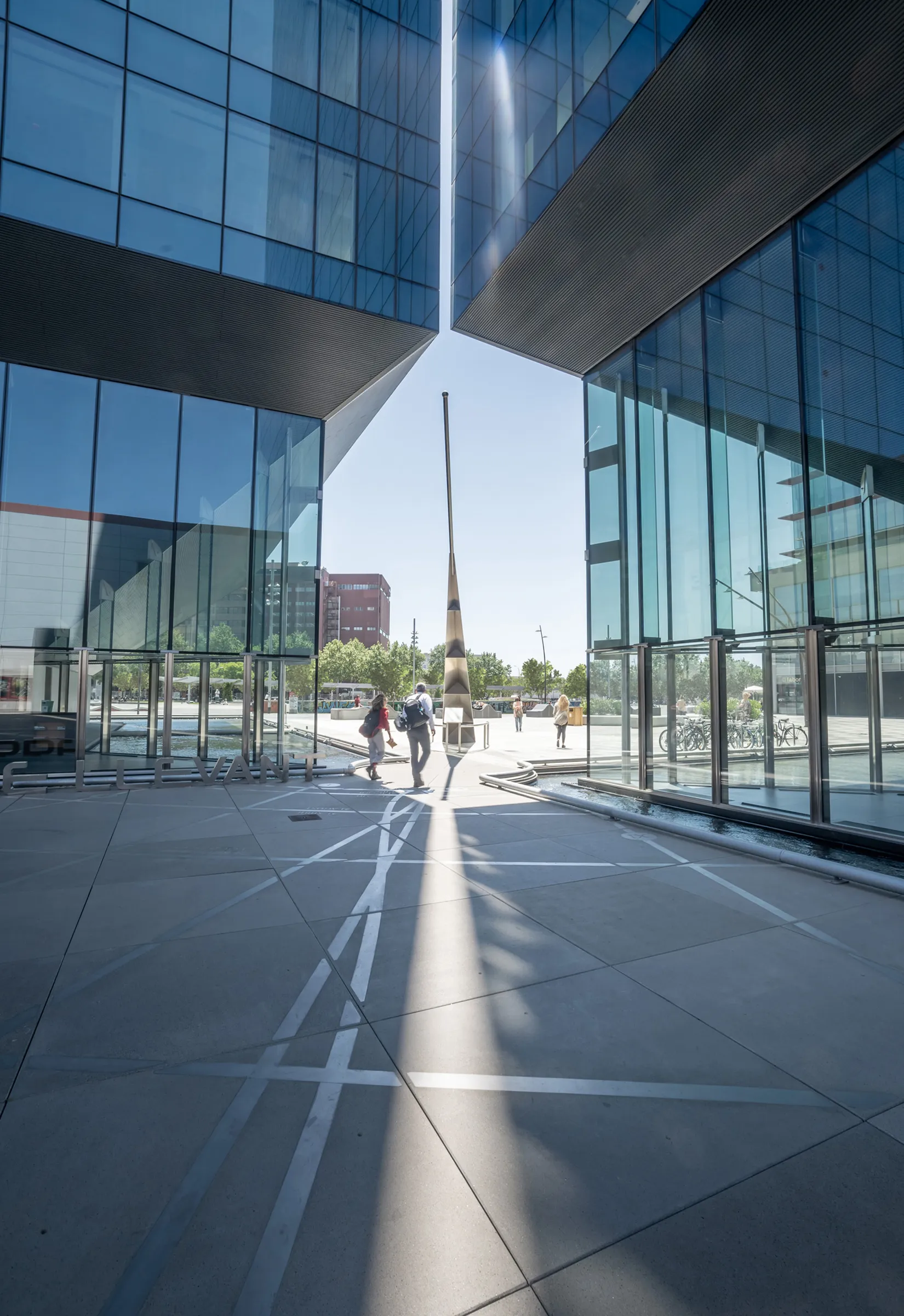 Porta Firal. complejo de oficinas. TDA Arquitectura y Urbanismo.