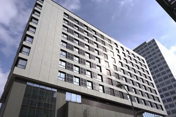 Abre el primer hotel aprobado en Barcelona tras la moratoria turística