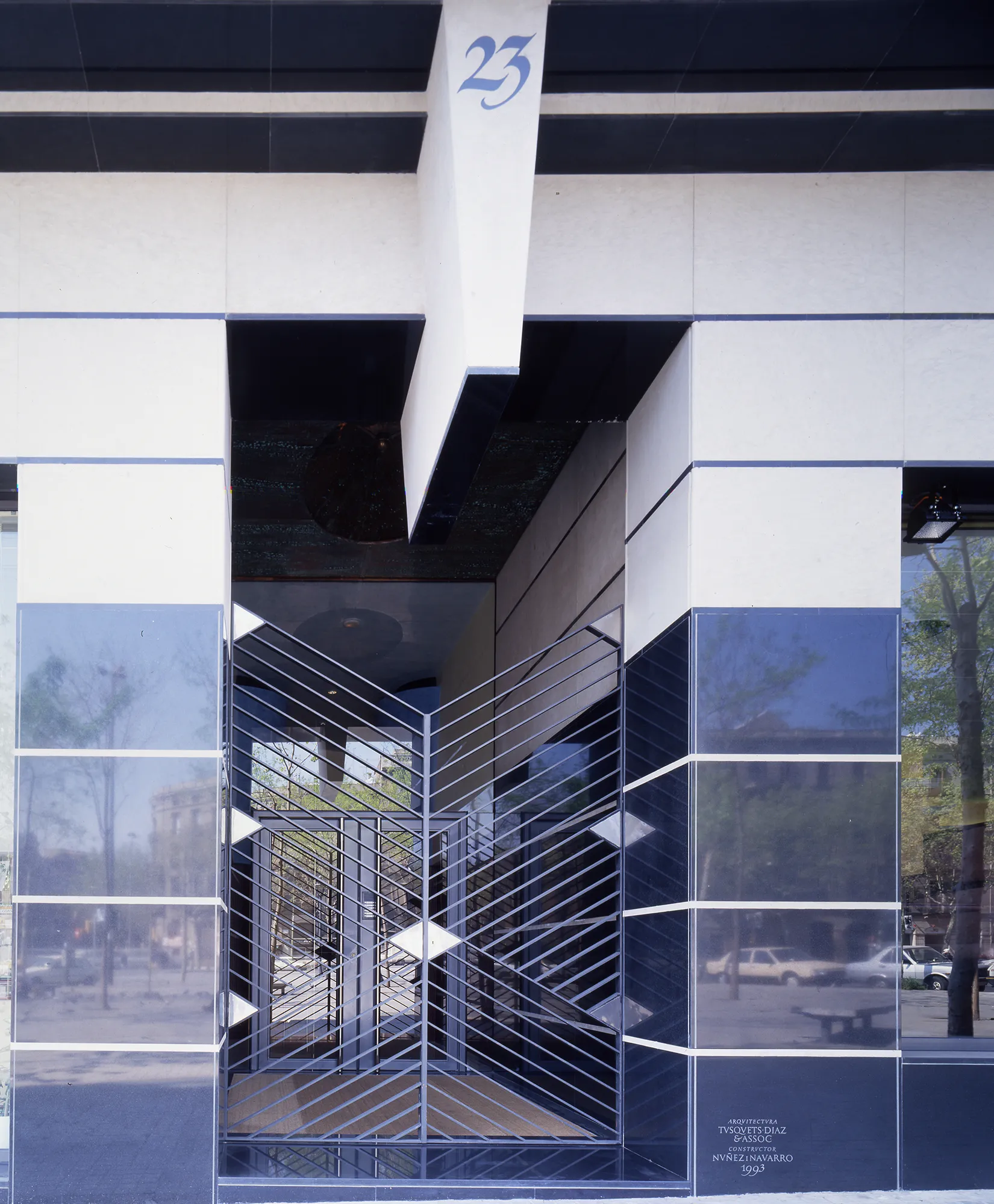 Edificio de oficinas NN Triomf. TDA Arquitectura y Urbanismo.