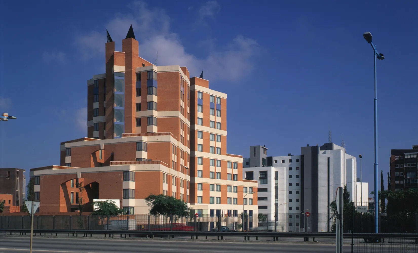 Hotel Alimara y Escuela de Turismo y Hostelería CETT