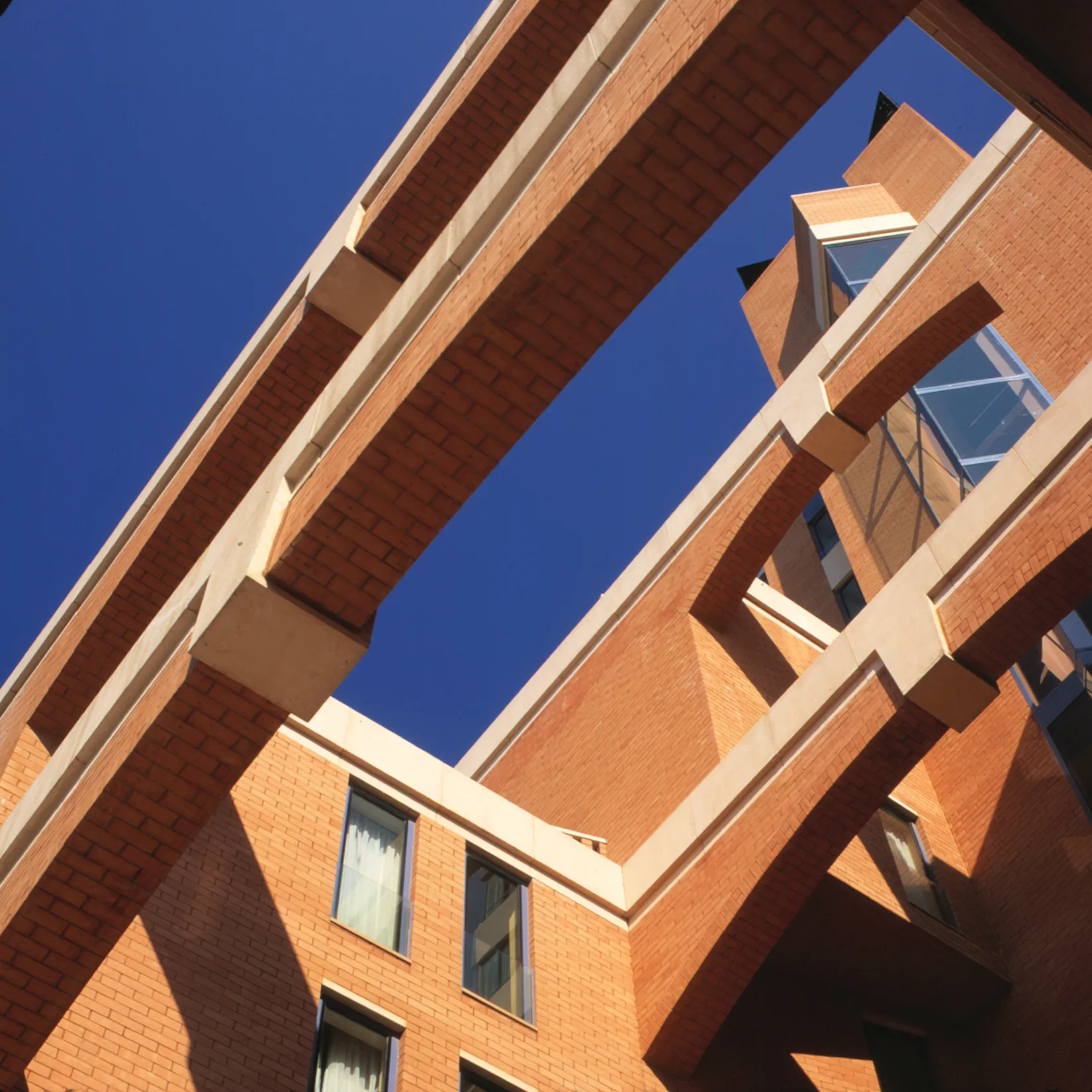 Hotel Alimara y Escuela de Turismo y Hostelería CETT