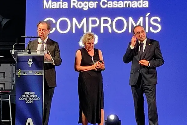 Nuestra compañera Maria Roger Premio a la Trayectoria Profesional